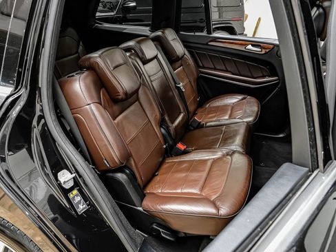 Used 2014 Mercedes-Benz GL 450 4MATIC image 30