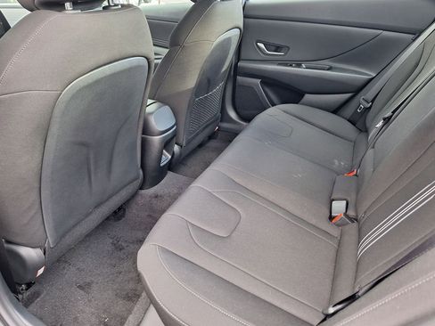 Used 2024 Hyundai Elantra SEL w/ Convenience Package image 12