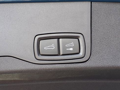 New 2025 Porsche Taycan 4 Cross Turismo image 26