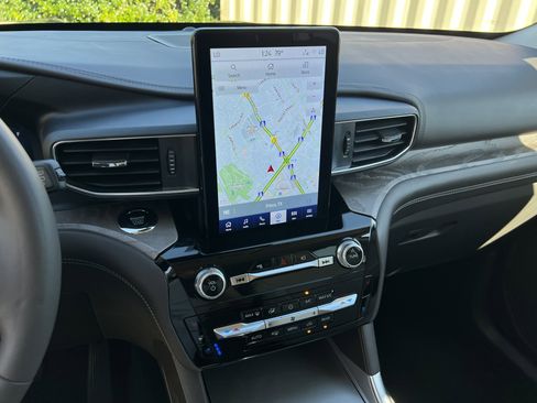 Used 2023 Ford Explorer Platinum w/ Technology Package image 23