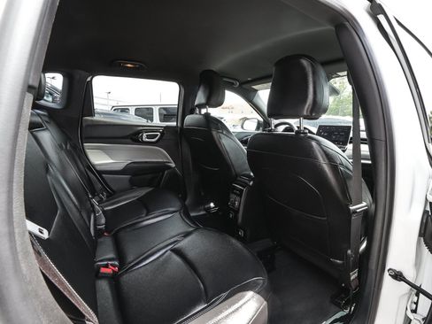 Used 2025 Jeep Compass Limited AWD/4WD image 38