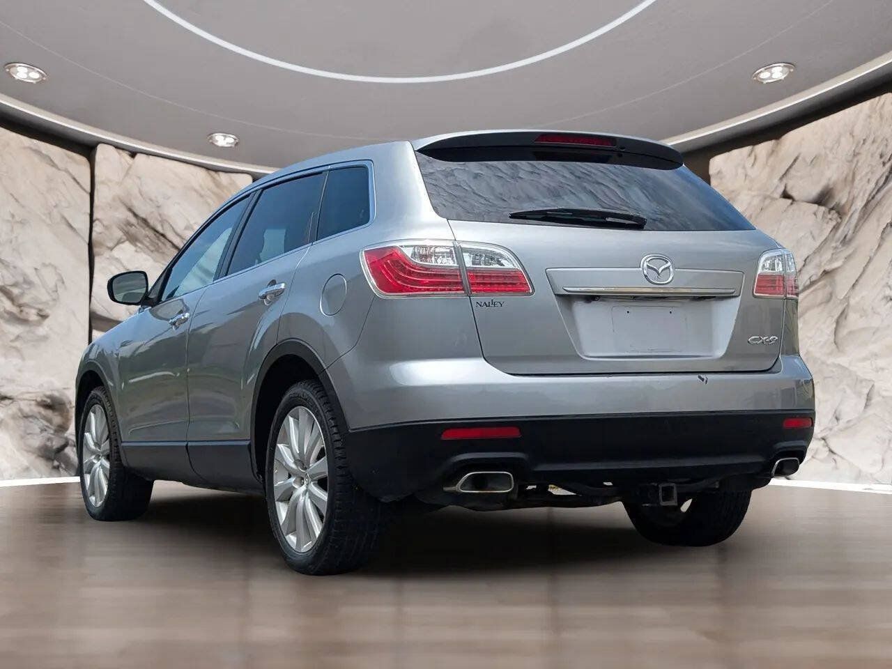 Used 2010 MAZDA CX-9 Grand Touring w/ Moonroof & Bose Audio Pkg FWD image 7