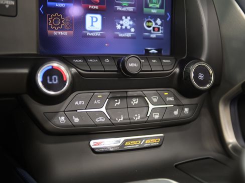 Used 2016 Chevrolet Corvette Z06 w/ 3LZ Preferred Equipment Group RWD image 34
