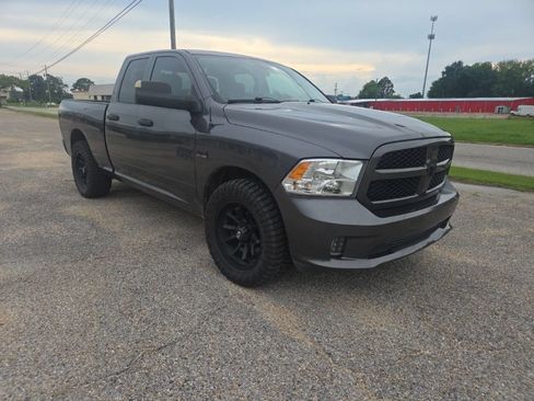 Used 2018 RAM 1500 Express RWD image 13