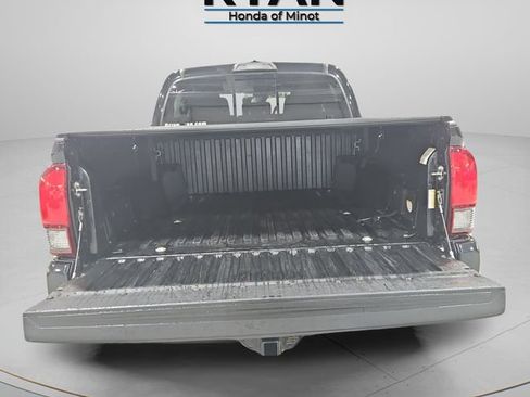 Used 2018 Toyota Tacoma TRD Sport image 33