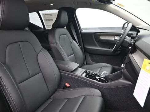 New 2026 Volvo XC40 B5 Plus w/ Protection Package Premier image 34