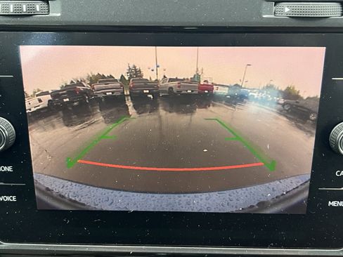 Used 2018 Volkswagen Golf Alltrack SE image 12