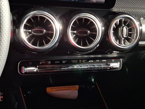 New 2026 Mercedes-Benz GLB 35 AMG AMG GLB 35 image 13