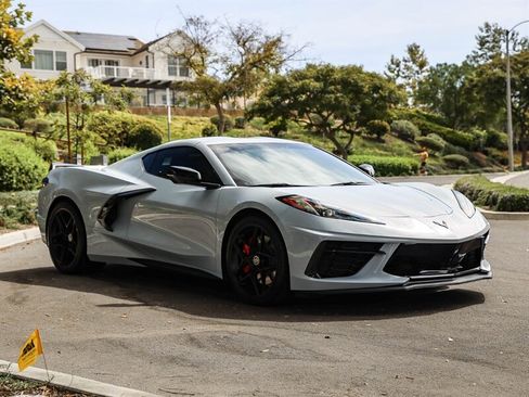 Used 2022 Chevrolet Corvette Stingray Coupe w/ Z51 Performance Package RWD image 8