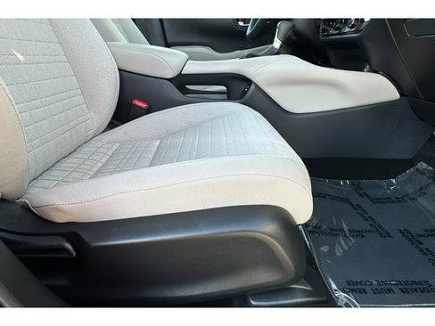Used 2025 Honda HR-V LX image 23