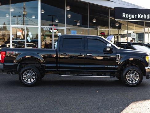 Used 2017 Ford F350 Lariat w/ Chrome Package image 7