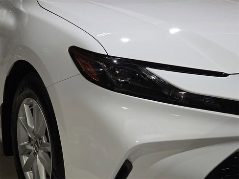 Certified 2025 Toyota Camry LE image 5