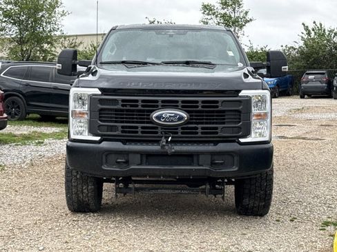 Used 2023 Ford F250 XL AWD/4WD image 2