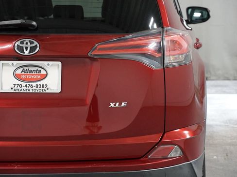 Used 2018 Toyota RAV4 XLE FWD image 10