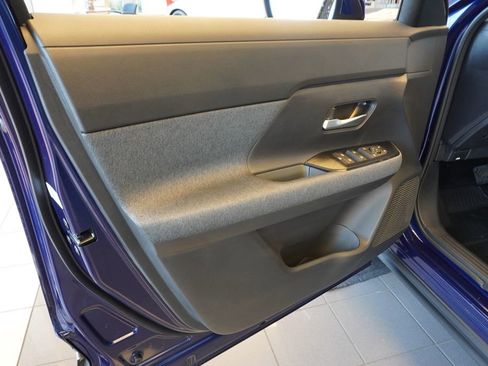 Used 2025 Nissan Kicks SV w/ SV Premium Package image 15