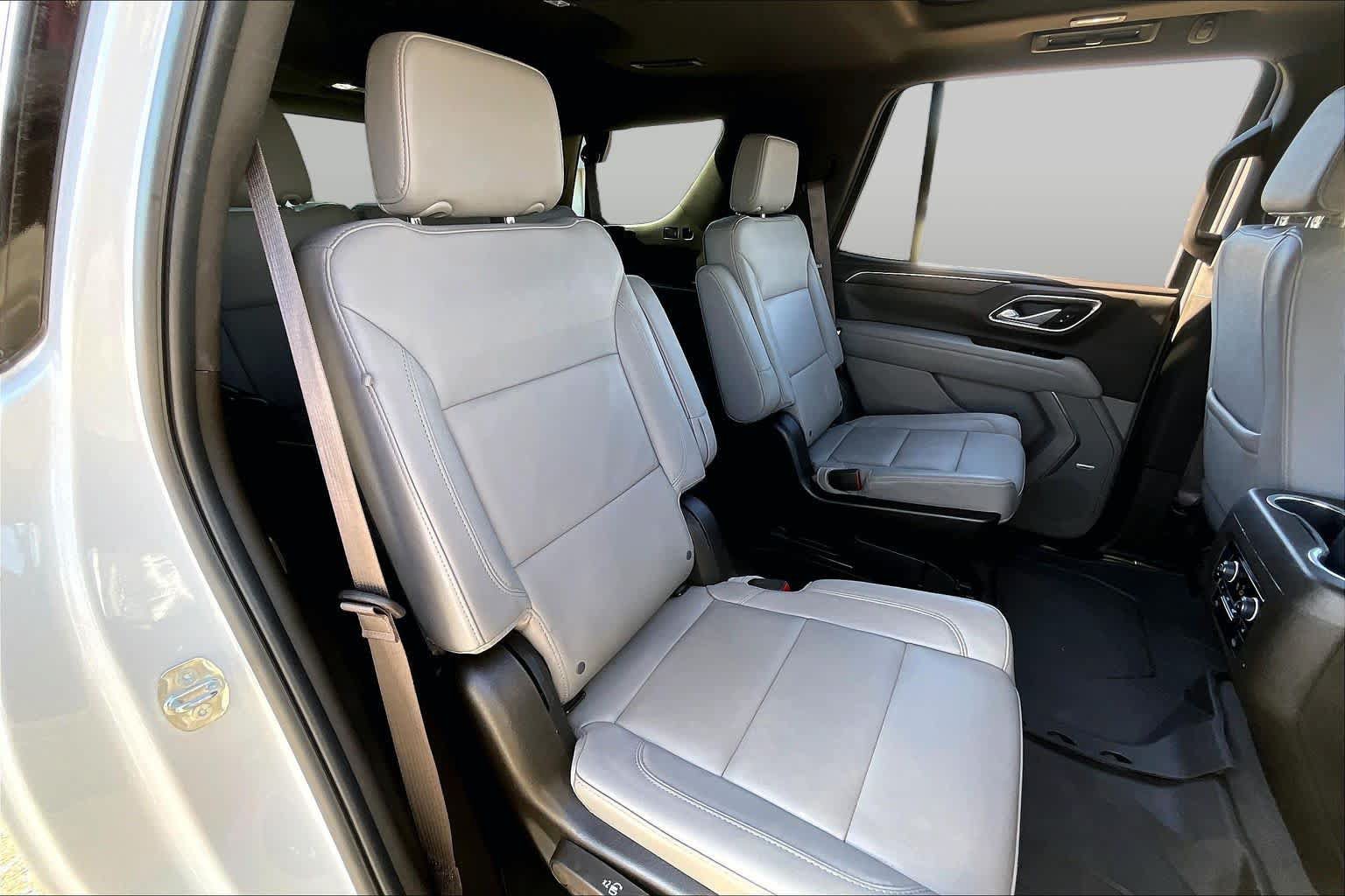 Used 2024 Chevrolet Tahoe Z71 w/ Z71 Off-Road Package AWD/4WD image 19