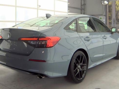 Used 2023 Honda Civic Sport image 5
