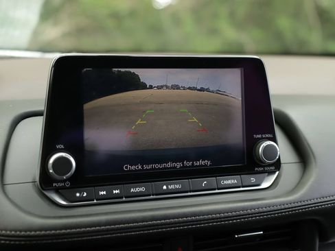 Used 2023 Nissan Rogue SV AWD/4WD image 13