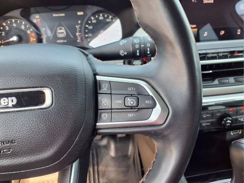 Used 2022 Jeep Compass Limited AWD/4WD image 12