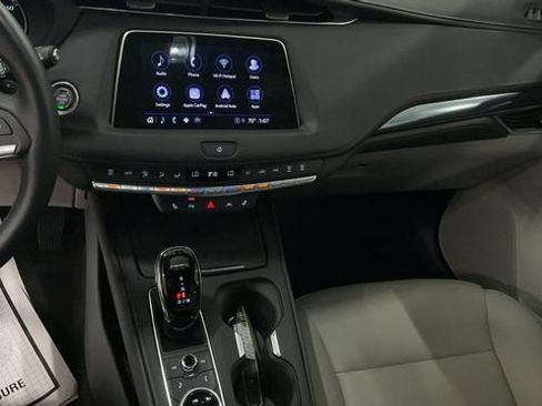 Used 2023 Cadillac XT4 Luxury w/ Cold Weather Package AWD/4WD image 21