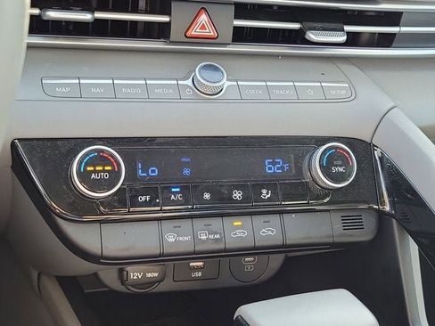 Certified 2025 Hyundai Elantra SEL FWD image 10