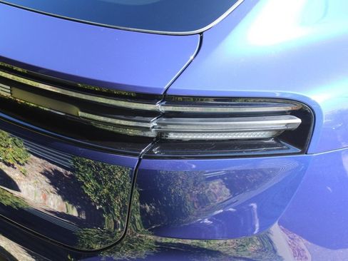 Used 2024 Porsche Macan 4 Electric image 12