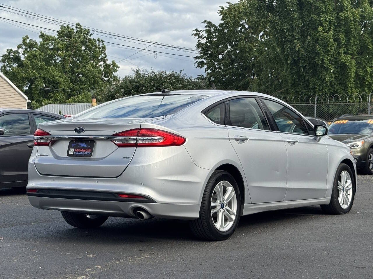 Used 2018 Ford Fusion SE FWD image 8