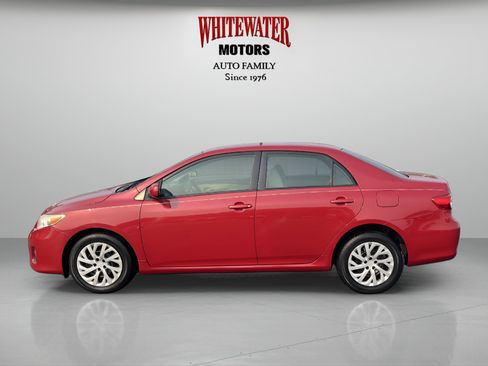Used 2012 Toyota Corolla LE FWD image 2