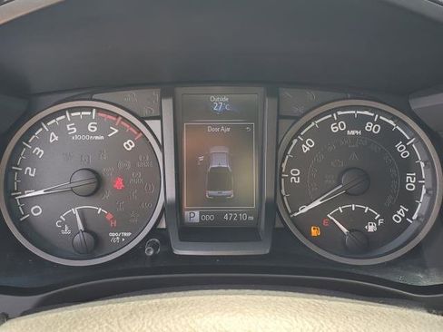 Used 2019 Toyota Tacoma TRD Sport image 26