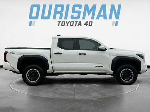 Certified 2024 Toyota Tacoma TRD Off-Road image 9