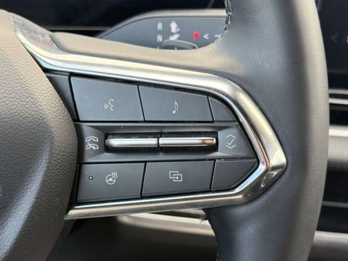 Used 2025 Chevrolet Equinox LT image 28