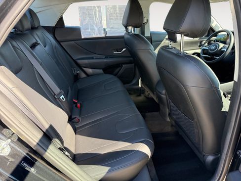 Certified 2023 Hyundai Elantra Limited image 18