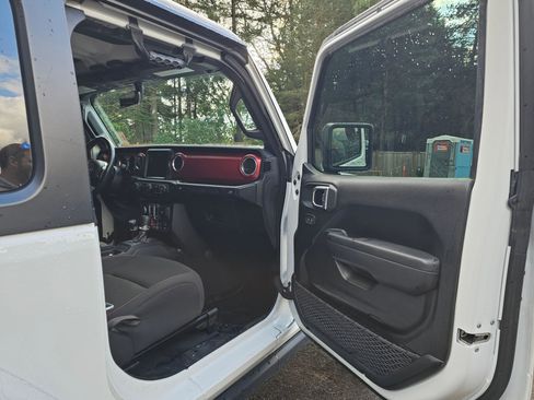 Used 2023 Jeep Wrangler Rubicon w/ Steel Bumper Group image 12