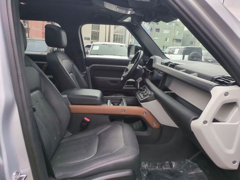 Used 2021 Land Rover Defender 110 X-Dynamic HSE AWD/4WD image 30