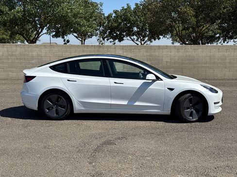 Used 2022 Tesla Model 3 Long Range AWD/4WD image 2