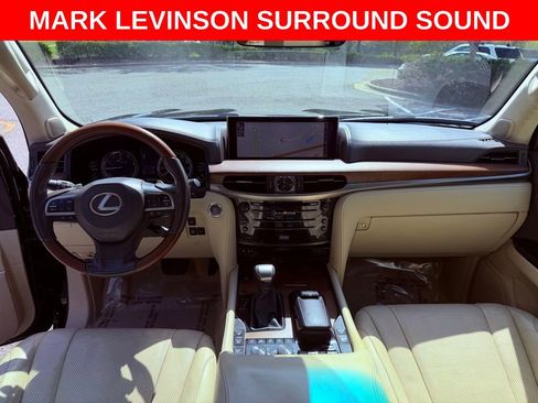 Used 2017 Lexus LX 570 4WD w/ Luxury Package image 11