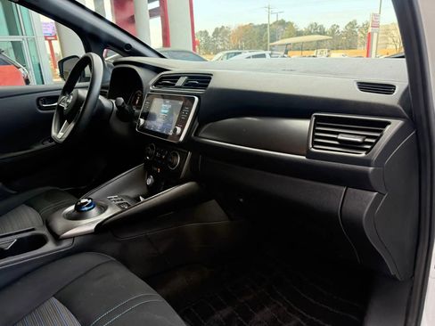 Used 2023 Nissan Leaf S image 19