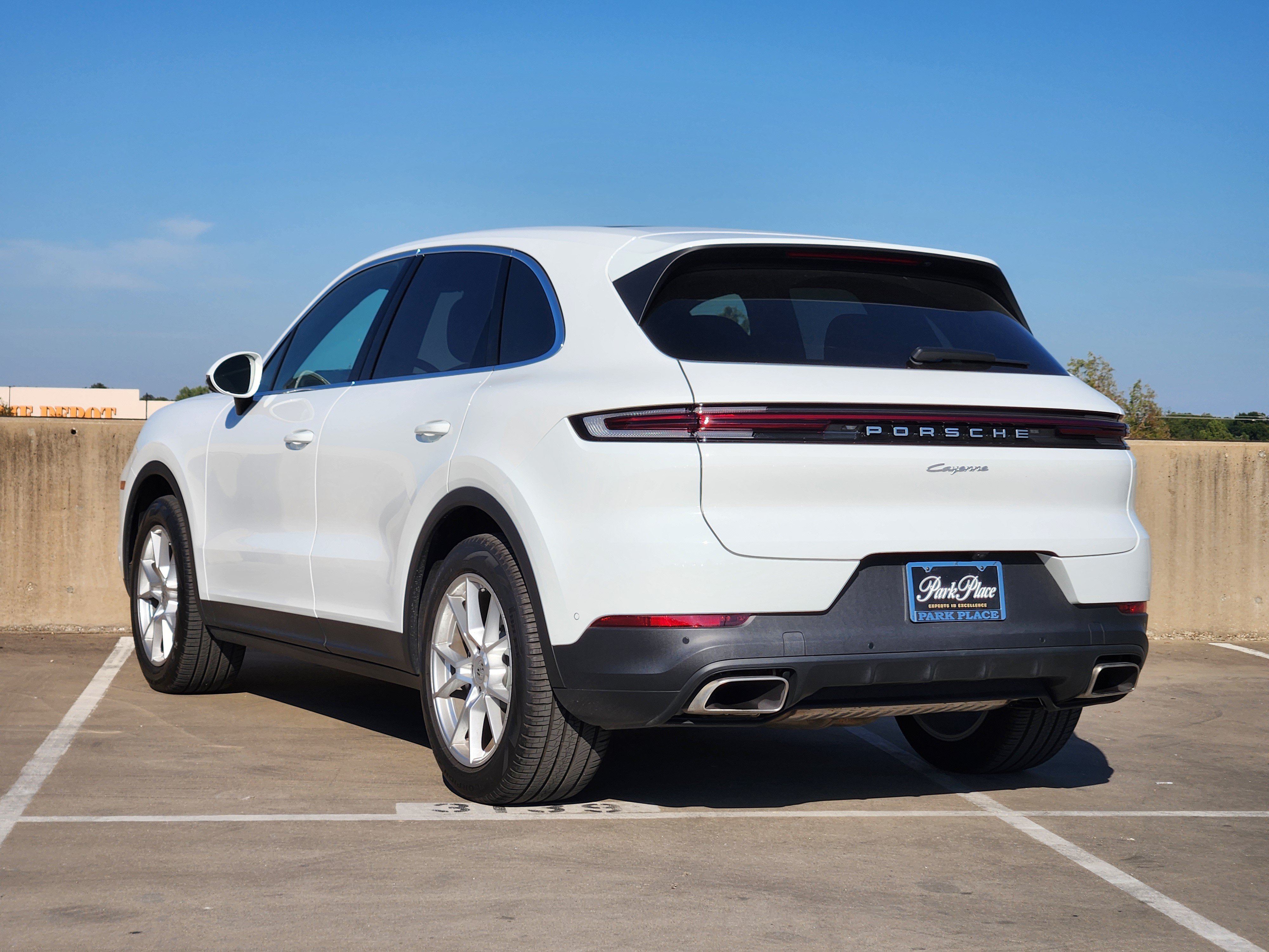 Certified 2026 Porsche Cayenne AWD/4WD image 3