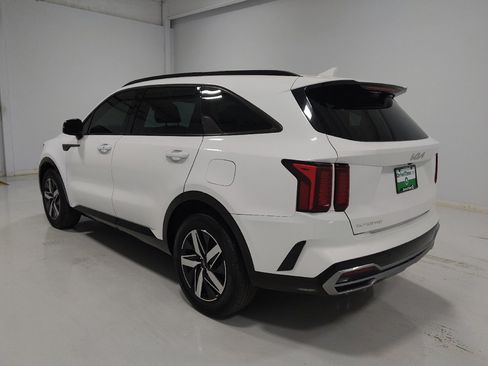 Used 2023 Kia Sorento S FWD image 5
