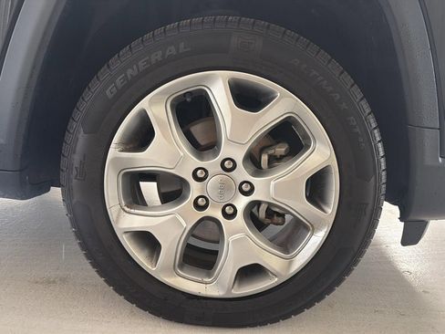 Used 2022 Jeep Compass Limited w/ Sun and Sound Group image 30