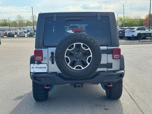 Used 2015 Jeep Wrangler Unlimited Rubicon AWD/4WD image 32