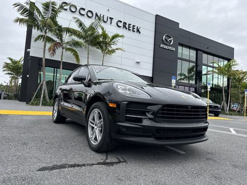 Used 2021 Porsche Macan AWD/4WD image 30