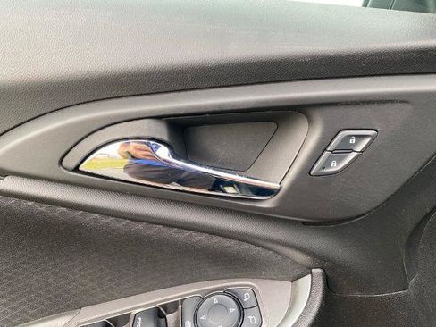 Used 2025 Chevrolet Malibu LT FWD image 14