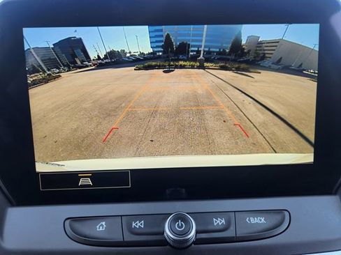 Used 2025 Chevrolet Blazer LT FWD image 17