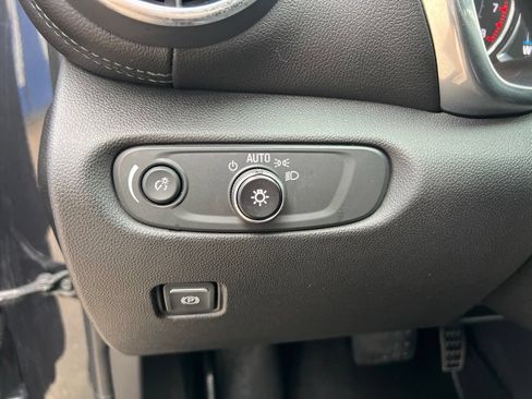 Used 2022 Chevrolet Blazer LT FWD image 26