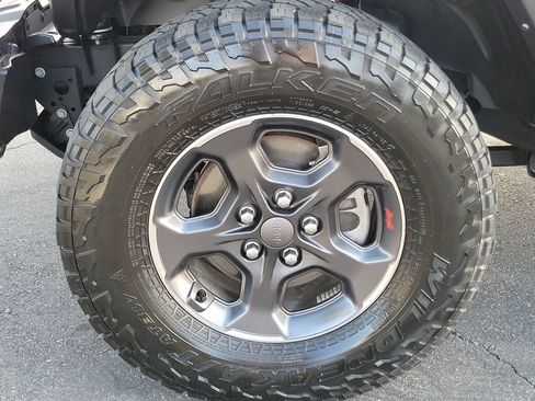 Certified 2022 Jeep Gladiator Rubicon w/ Cold Weather Group image 24