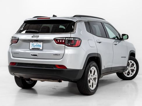 Used 2024 Jeep Compass Latitude AWD/4WD image 29
