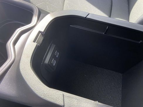 Used 2024 Toyota RAV4 XLE Premium image 28