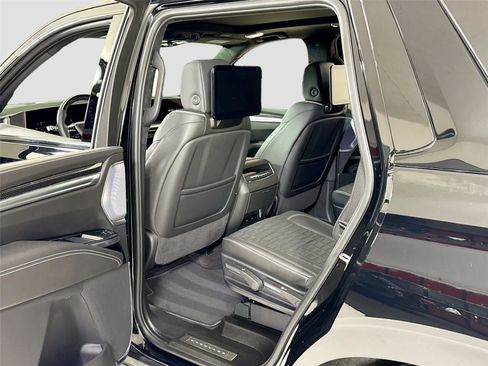 Used 2026 Cadillac Escalade V w/ LPO, ONYX Package image 26