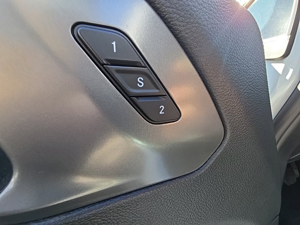 Used 2025 Chrysler Pacifica Select FWD image 27